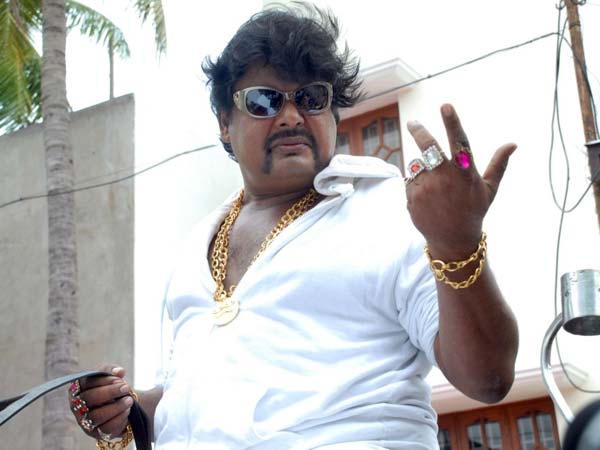 மன்சூர் அலி கான் : 