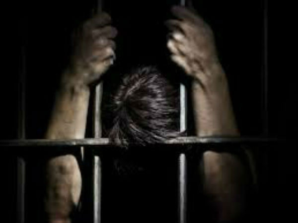 இந்தியா : 