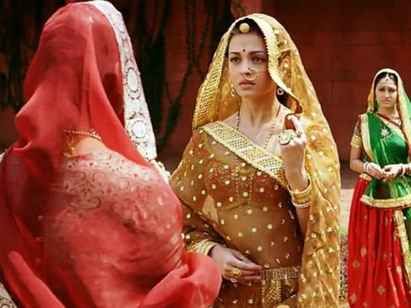 கட்டாயத்திற்குள் :