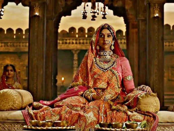 இந்த பெயர்கள் : 