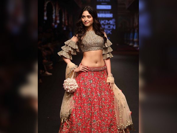 தமன்னா பாஹ்டியா : 