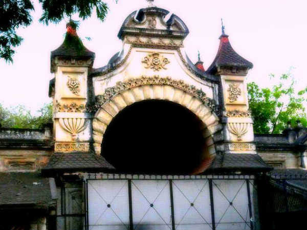 கிங் கோத்தி அரண்மனை!