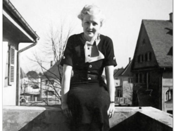 முதல் காதல் : 