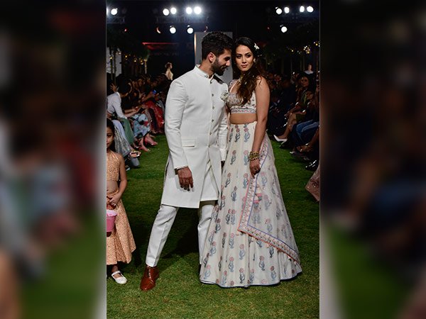 LFW 2018: Shahid-Mira Relived Their Wedding Moments As Anita Dongre's Couple Showstopper