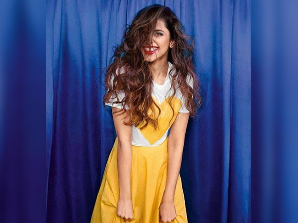 மஞ்சள் அழகி : 