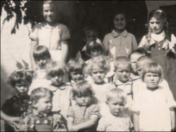 தாய் வாடகைக்கு : 