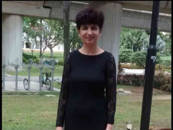 இளம் வயது : 