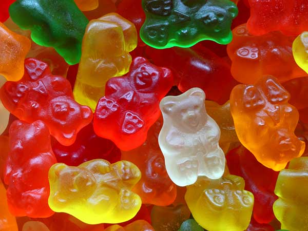 1. கம்மி பியர்ஸ் (Gummy Bears) 
