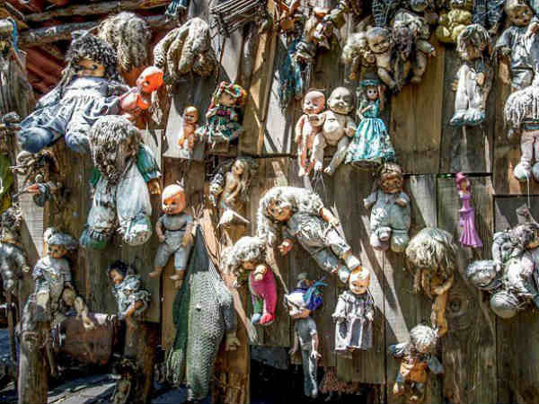 பொம்மைகள் : 