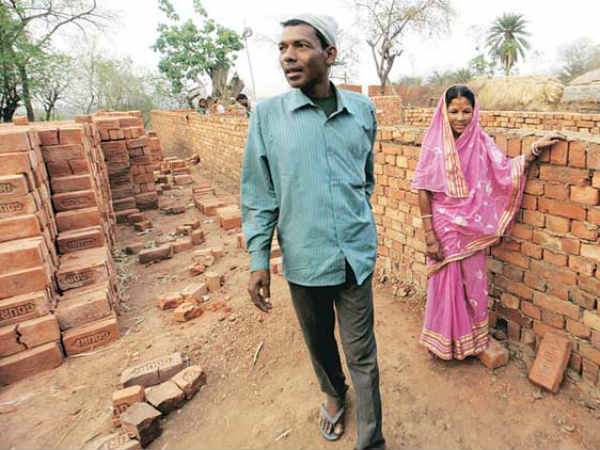 மகிழ்விக்க வேண்டும் : 