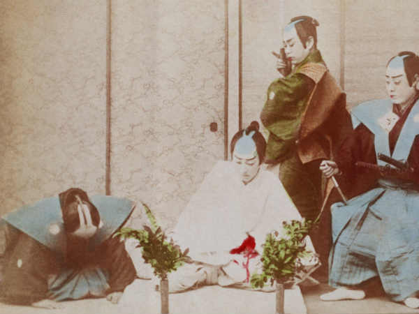 கௌரவ தற்கொலை : 