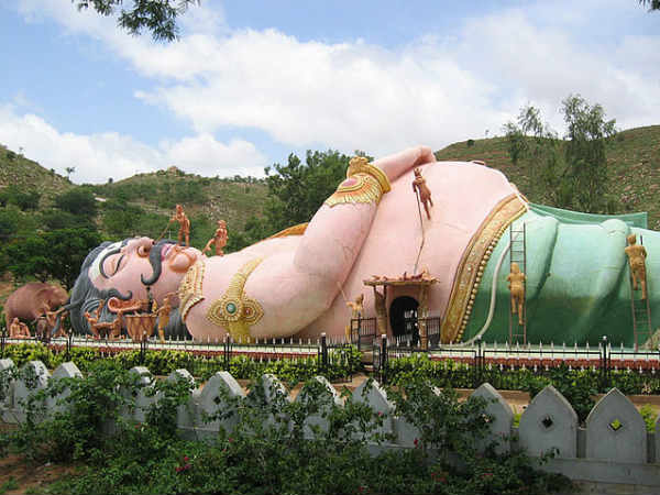 எதிரிகள் : எதிரிகள் :