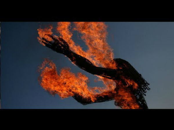 இங்க தான் இருப்பா : 