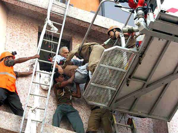 மருத்துவமனையில் : 