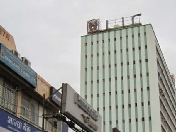 முதல் விபத்து : 