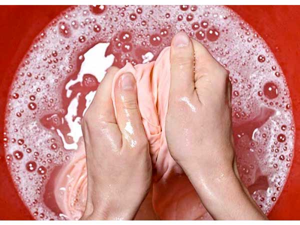 1. பிராவை எப்படி அலச வேண்டும்? 1. பிராவை எப்படி அலச வேண்டும்?