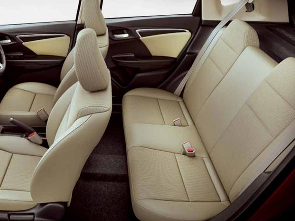 கார் சீட் :