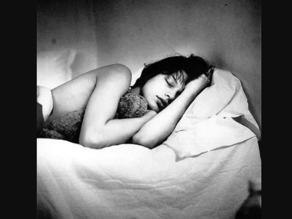 மில்லா ஜோவோவிச்!