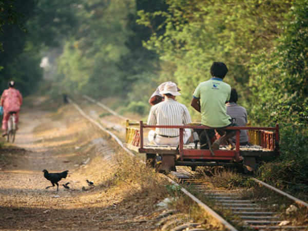 எளிய மக்கள் நிறைவான பயணம் :