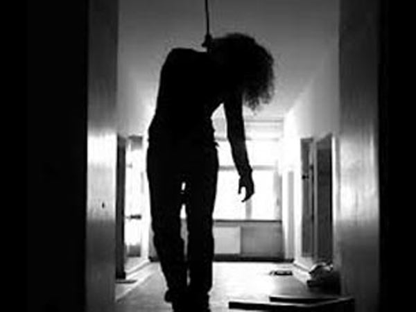 தற்கொலை : 