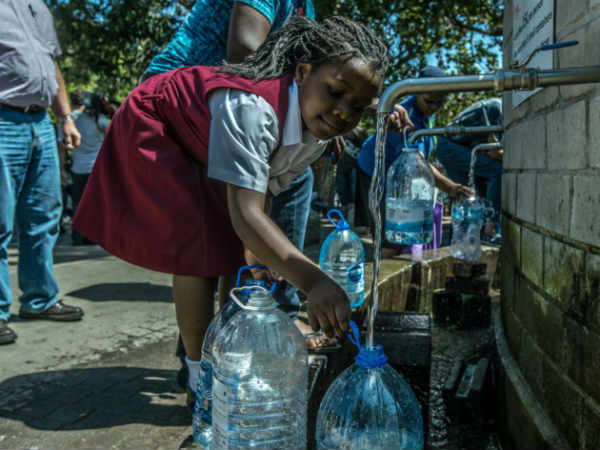 வாட்டர் க்ரெடிட் : 