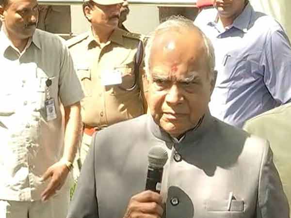 யார் இவர்? : 