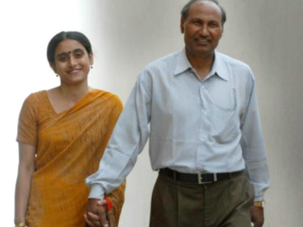 கழுதைகள் : 