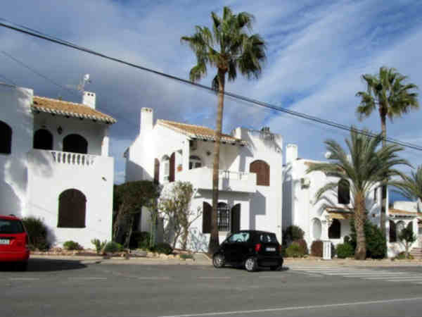 ஸ்பெயின் : 