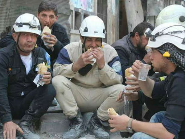 இன்னும் இருக்கிறார்கள் : 