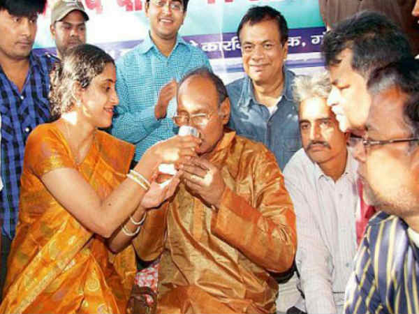 காதல் பாடம் : 