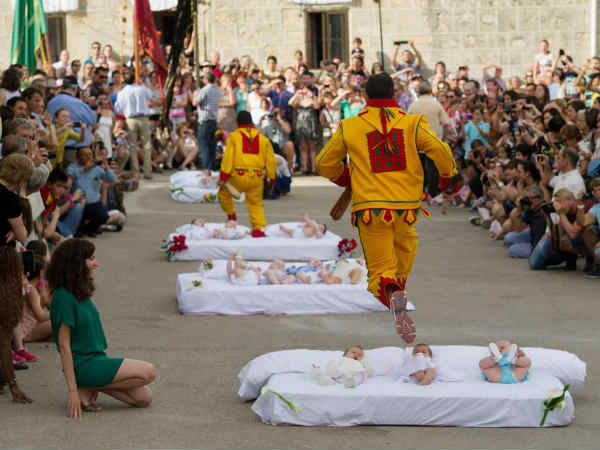 ஸ்பெயின் : 