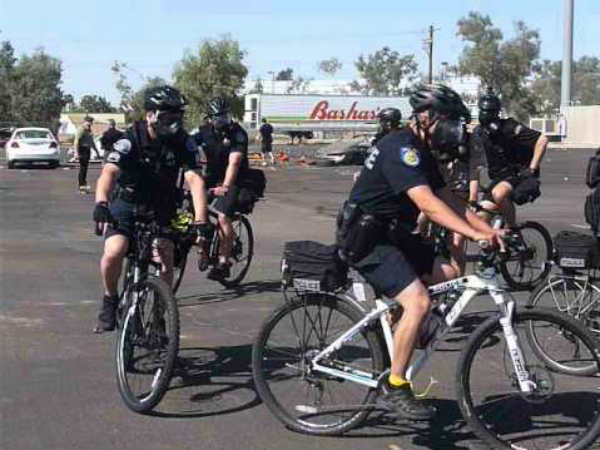 இங்கு தங்கினால் காசு : 