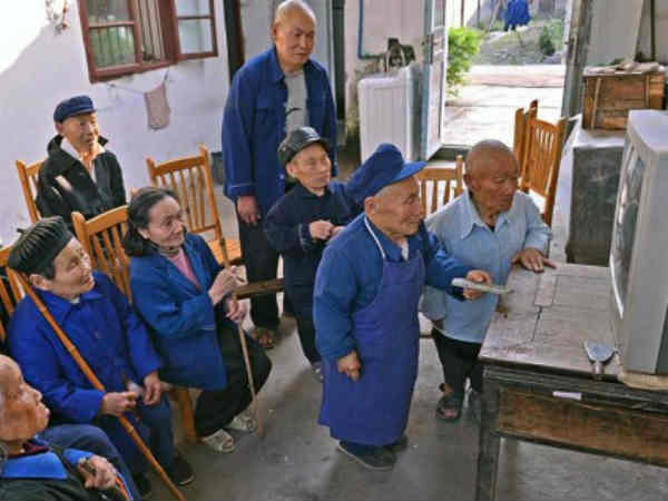 குள்ளமானவர்கள் : 