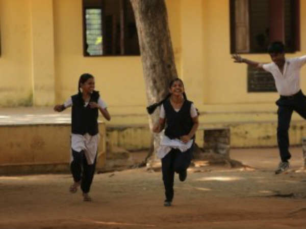 மாணவர்கள் : 