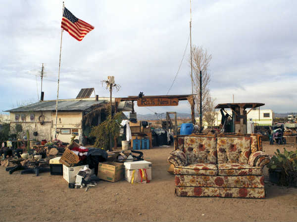 இங்கு எல்லாமே ஃப்ரீ : 