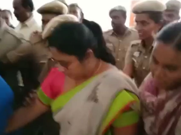 உயர் அதிகாரிகள் : 