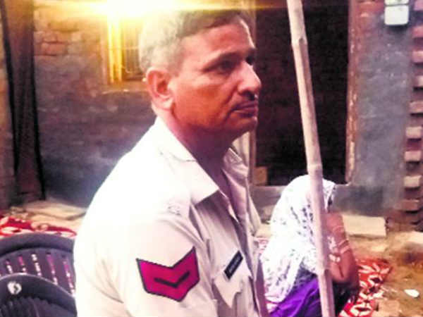 போலீஸ் : 