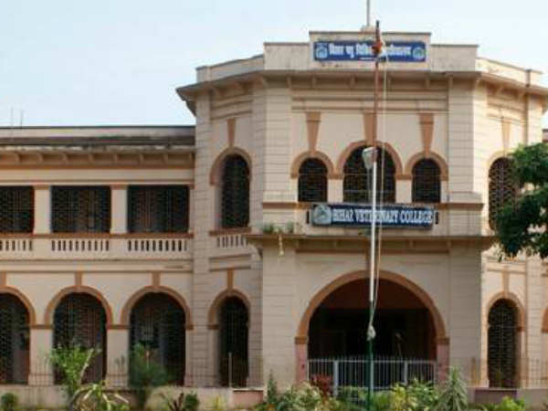 திருமணம் நடக்கும் இடம் : 