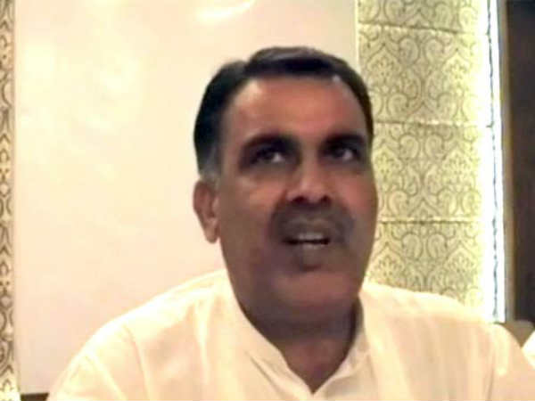 தர்மவீர் கோயட் : 