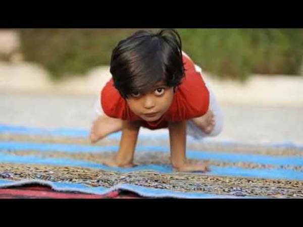 யோகா டீச்சர் : 