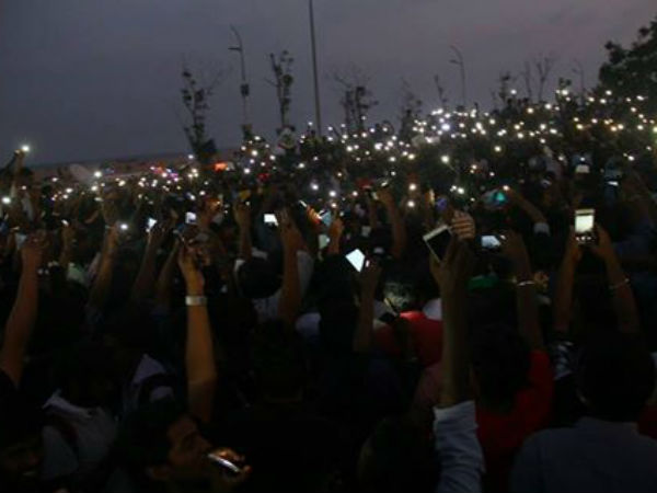 ஜல்லிக்கட்டுக்காக.. மாணவர்கள்! ஜல்லிக்கட்டுக்காக.. மாணவர்கள்!