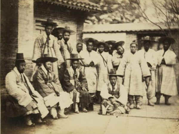 1945 ஆம் ஆண்டு : 