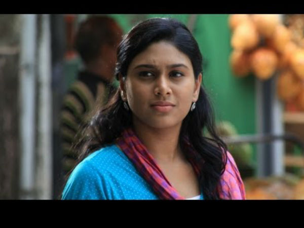 கொஞ்சம் தப்பு பண்ணிக்கலாம் : 