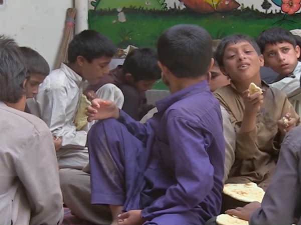 ஆண் குழந்தைகள் : 