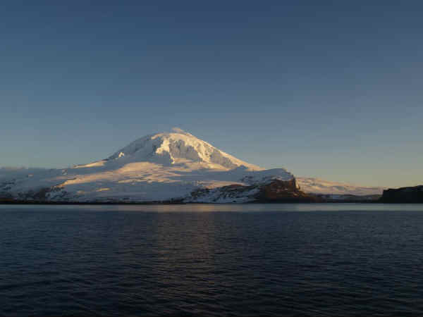 ஹியர்ட் தீவு : 