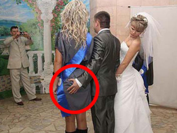 மாட்டிக்கிட்டான் மாப்புள!