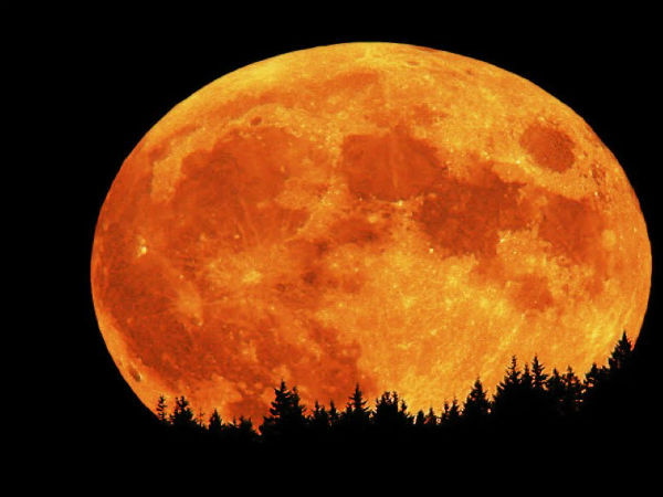 பிளட் மூன் என்பது என்ன?