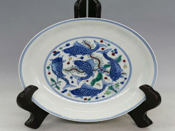 9. நீல நிற கோப்பை