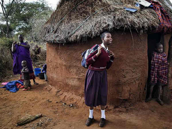 பள்ளிச் சிறுமி : 