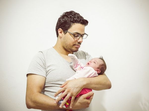 தாய்ப்பாலூட்டல் அணைப்பு 